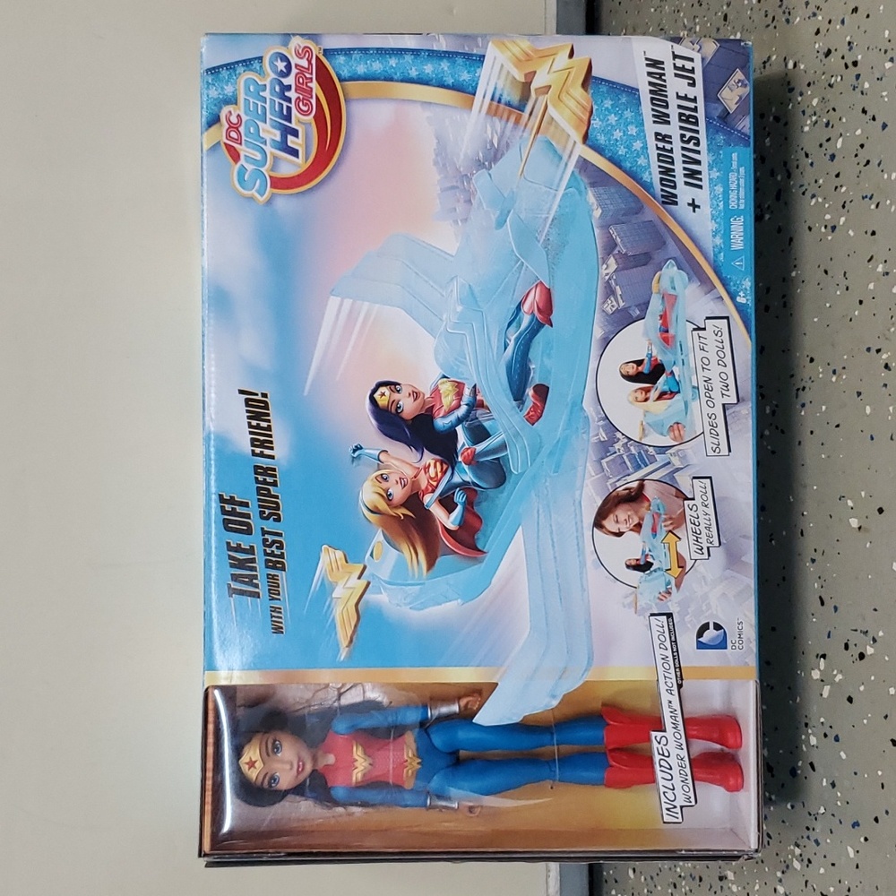 DC Superhero Girls Wonder Woman Doll and Invisible Jet Playset